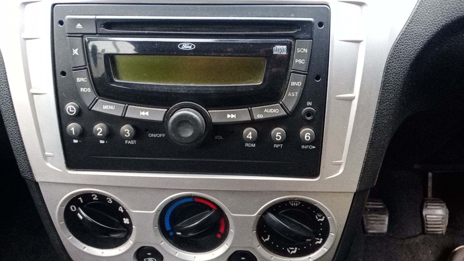 Ford fiesta classic hot sale music system price