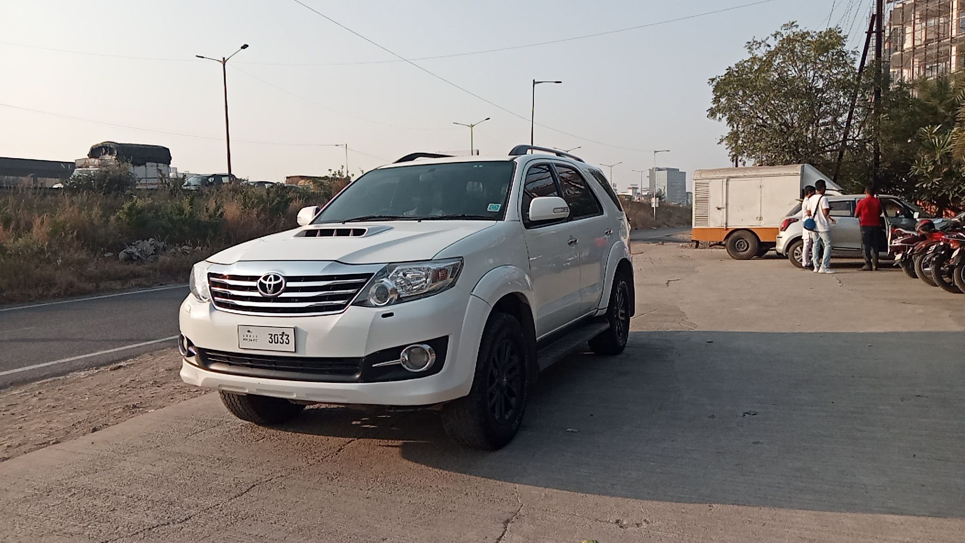 Toyota Fortuner 3.0 AT 4X2 Pune