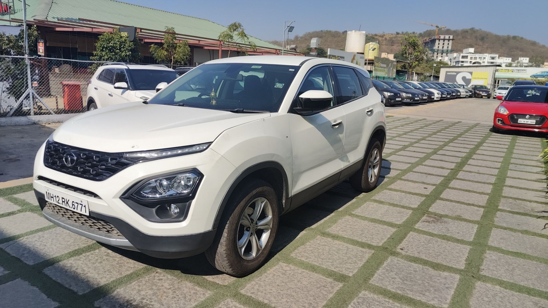 Used Tata Harrier XZ in Pune 2019 model, India at Best Price.